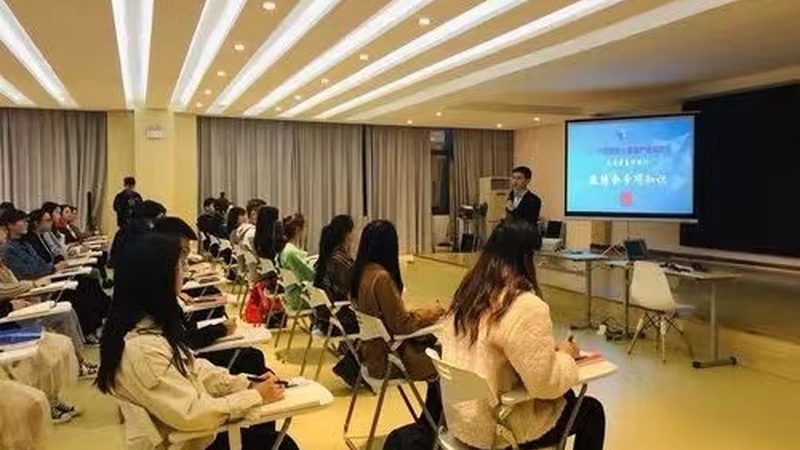 心理咨询师网课：如何辨别靠谱平台**